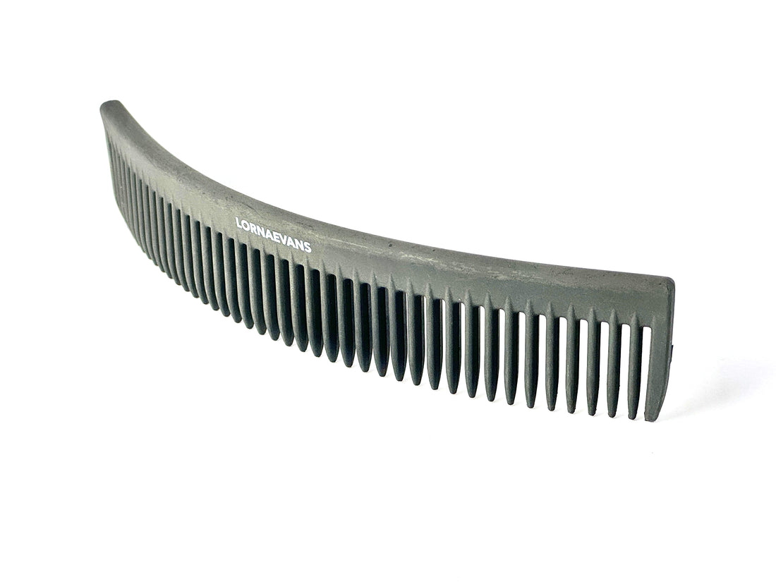 Curve Comb- Directional blow drying &amp; waves